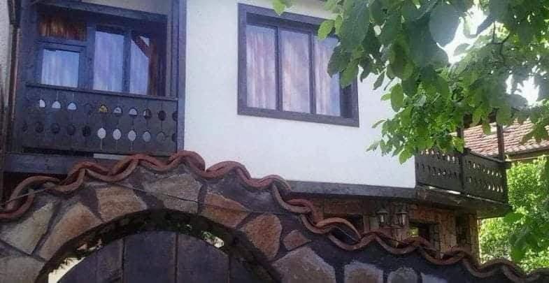 Семеен Хотел Национал Mineralni Bani Exterior foto